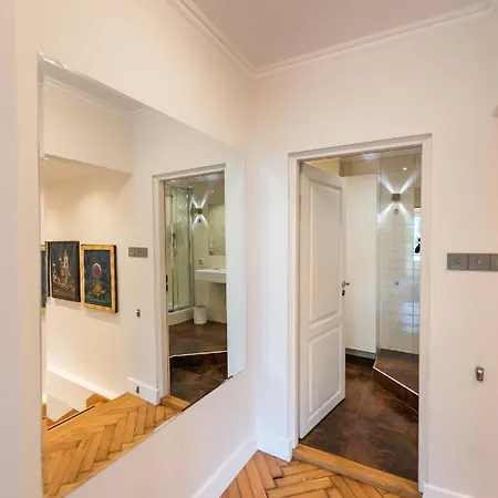 Luxury Downtown Two-level