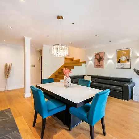 Luxury Downtown Two-level