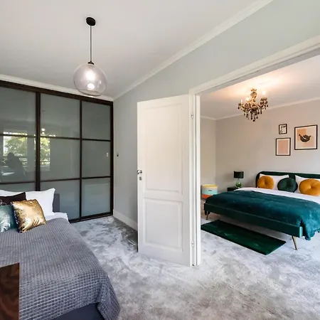 Luxury Downtown Two-level Апартаменты *