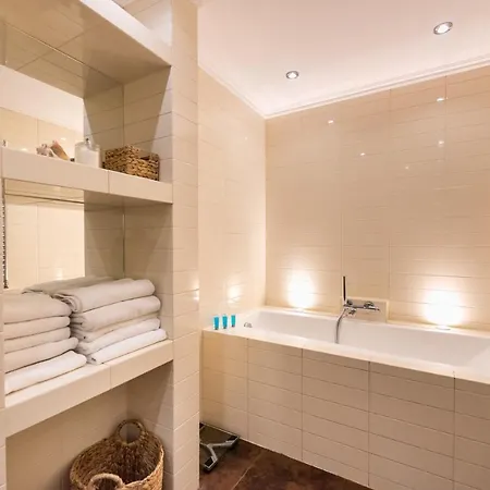 Luxury Downtown Two-level